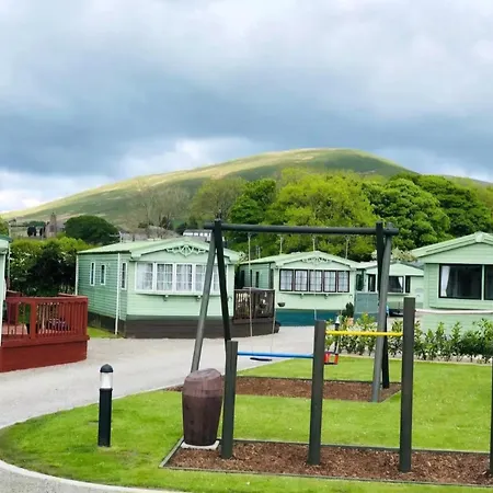 The District Caravan مكان تخييم Lamplugh